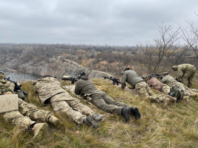 Курс тактичної стрільби з напівавтоматичного карабіна. Індивідуальна та групова підготовка. Лубни.8-9 грудня 2022 року