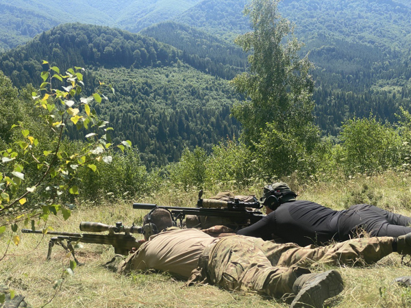 Екстримальний курс з переходами та фізичним навантаженням  по стрільбі на середні та великі відстані.